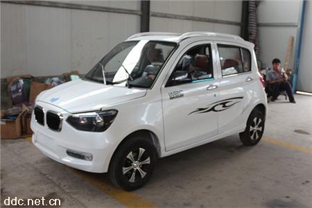  老年电动四轮代步车